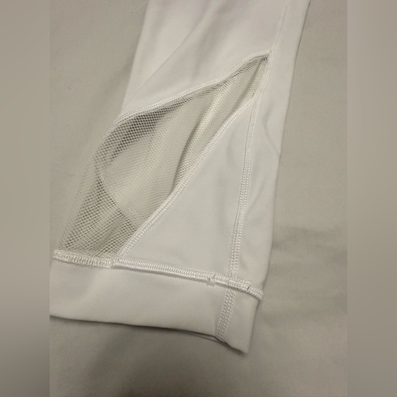 Lululemon Mesh In Motion Crop *23" Stained While Washing - Picture 6 of 13